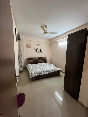 Bathroom in 4 BHK Apartment at GTM The Capital, Aman Vihar – for Rent