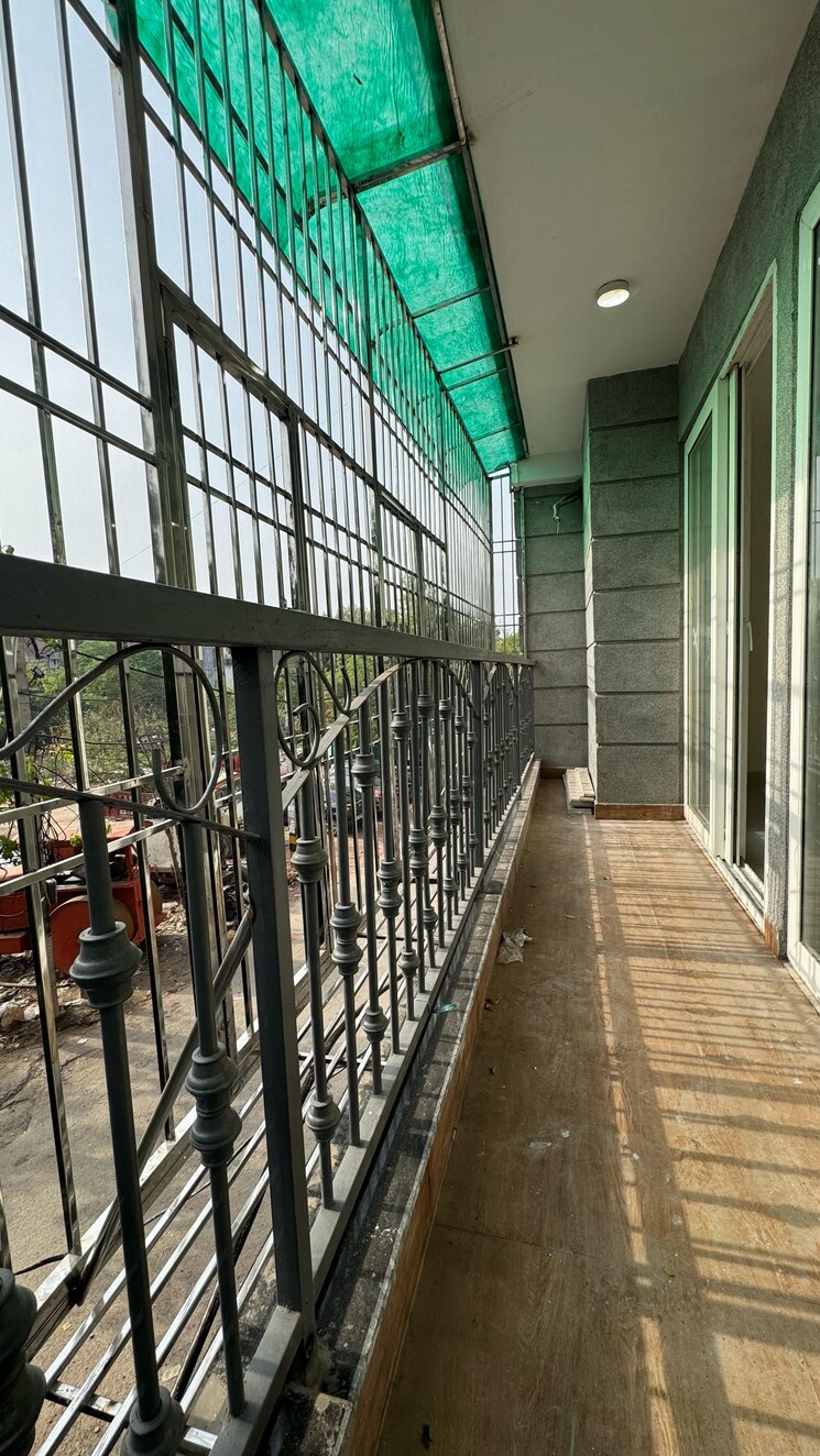 Balcony, palm-residency-chhatarpur 3 Bedroom 1500 Sq.Ft. Builder Floor In Chattarpur Delhi 9072719