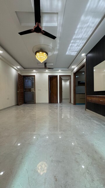 Room in 3 BHK Builder Floor at Palm Residency Chhatarpur, Chattarpur – for Rent