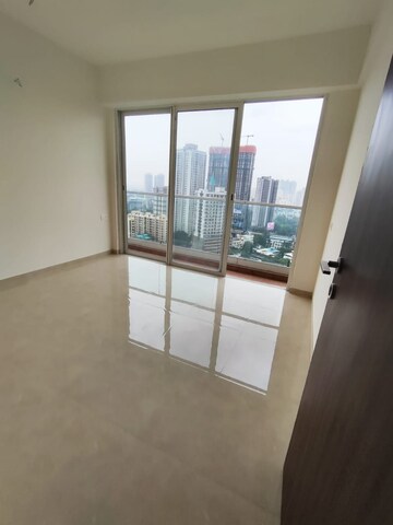 Room in 2 BHK Apartment at Indiabulls One Indiabulls, Pokhran Road No Two – for Rent