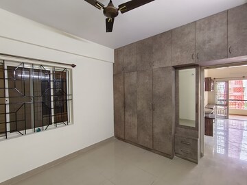 Room in 2 BHK Builder Floor at Yemalur – for Rent