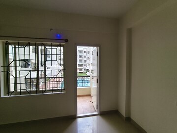 Room in 2 BHK Builder Floor at Yemalur – for Rent