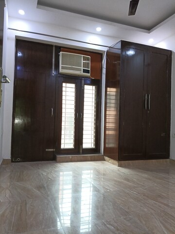 Room in 2 BHK Builder Floor at East Of Kailash – for Rent