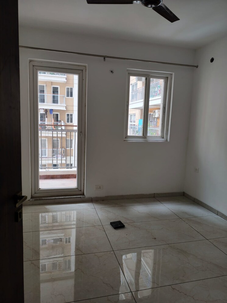 Room, gomti nagar 3.5 Bedroom 1800 Sq.Ft. Apartment In Gomti Nagar Lucknow 9072735