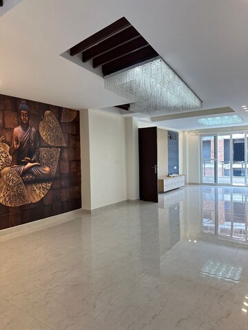 Room in 4 BHK Builder Floor at Ansal API Versalia, Sector 67a – for Sale
