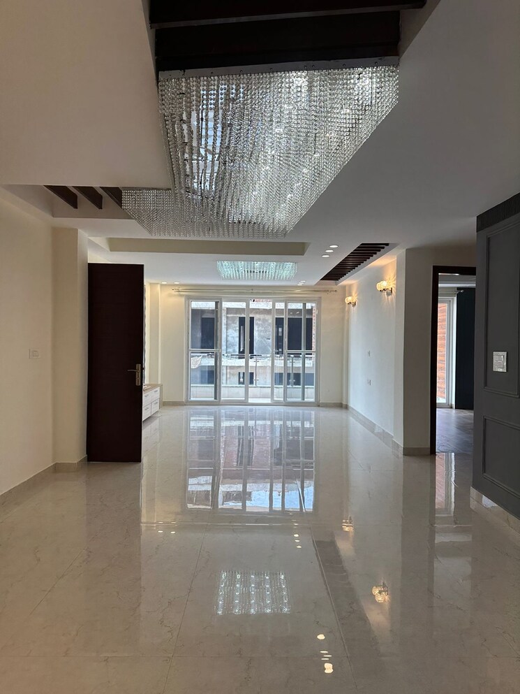 Living Room, ansal-api-versalia 4 Bedroom 300 Sq.Yd. Builder Floor In Sector 67a Gurgaon 9072760