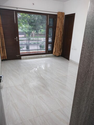 3 BHK Apartment For Rent in Sector 44