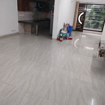 Room in 3 BHK Apartment at Sector 44 – for Rent
