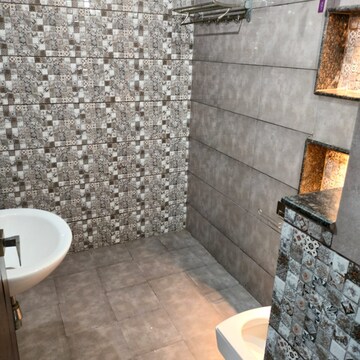 Bathroom in 3 BHK Apartment at Sector 44 – for Rent