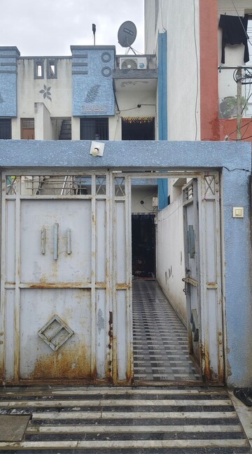 Building Lobby in 4 BHK Independent House at Bhagwatipara – for Sale