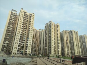 2 BHK Apartment – Exterior View View at Amrapali Golf Homes, Sector 4 Greater Noida - for Sale