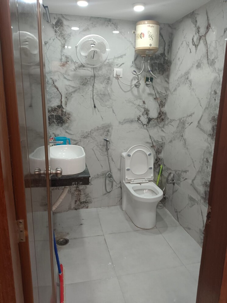 Bathroom, lajpat nagar 4 1 RK 311 Sq.Ft. Builder Floor In Lajpat Nagar 4 Delhi 9072804