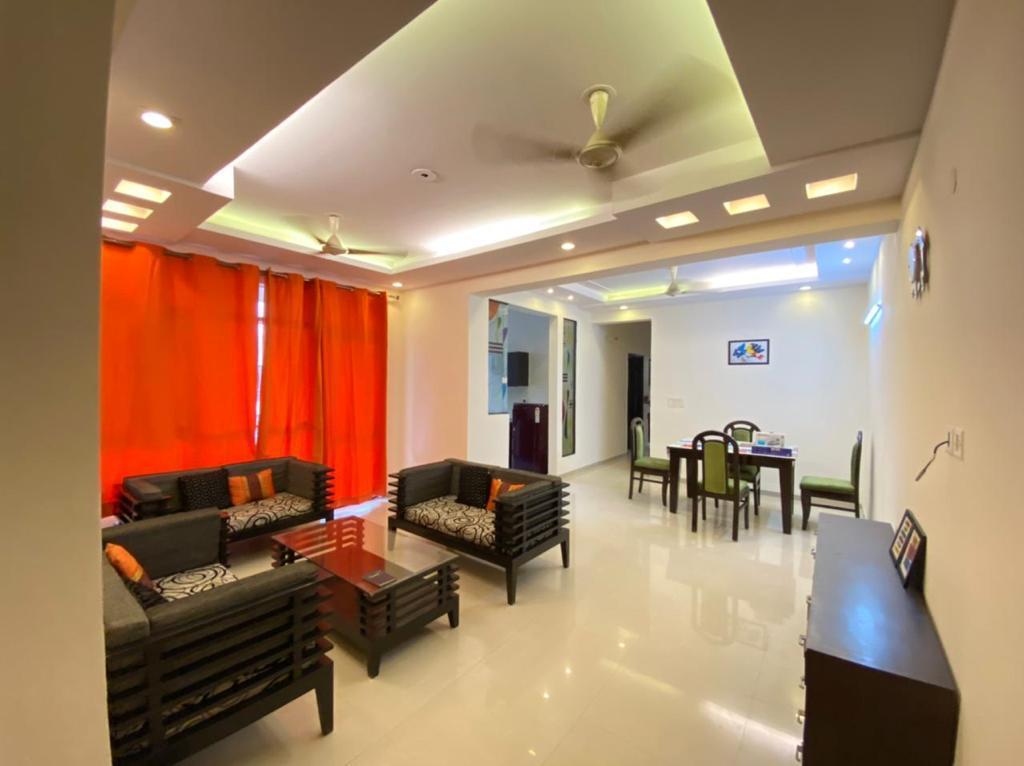 4 BHK + Servant Room Apartment For Rent in Prateek Laurel