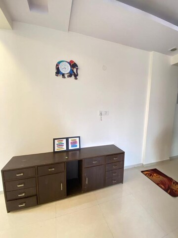 Furnished Amenities in 4 BHK Apartment at Prateek Laurel, Sector 120 – for Rent