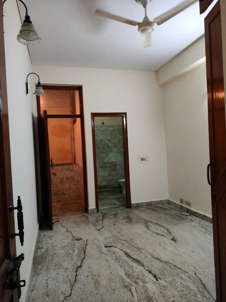 Room, paryavaran complex 2 Bedroom 800 Sq.Ft. Builder Floor In Paryavaran Complex Delhi 9072840