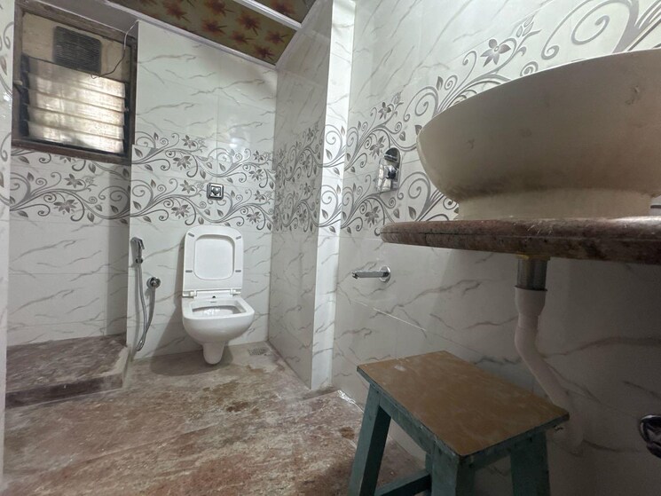 Bathroom, lokhandwala-complex 2 Bedroom 890 Sq.Ft. Apartment In Andheri West Mumbai 9072841