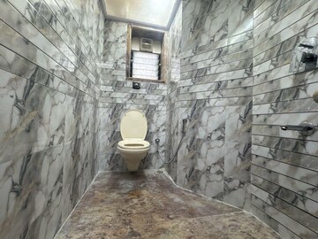 Bathroom in 2 BHK Apartment at Lokhandwala Complex, Andheri West – for Rent
