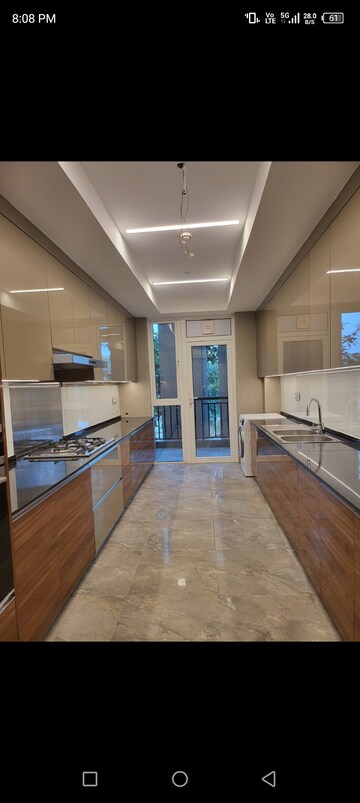 Building Lobby in 3.5 BHK Apartment at DLF The Crest Phase II, Sector 54 – for Rent