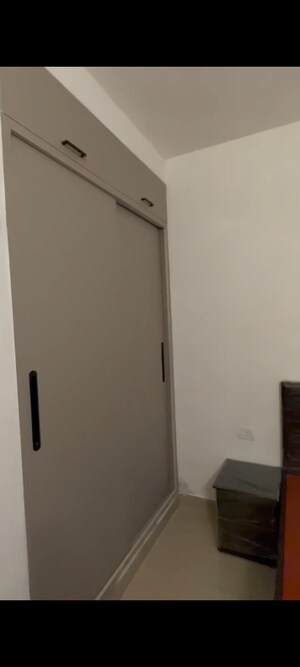 Room in 2 BHK Apartment at Suncity Avenue 76, Sector 76 – for Sale