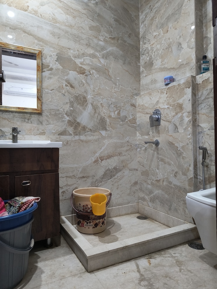 Bathroom, kalkaji 2 Bedroom 1000 Sq.Ft. Builder Floor In Kalkaji Delhi 9072873