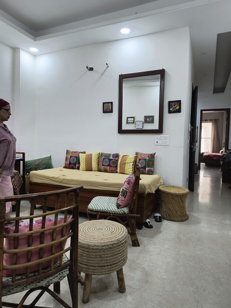 Hall, kalkaji 2 Bedroom 1000 Sq.Ft. Builder Floor In Kalkaji Delhi 9072873