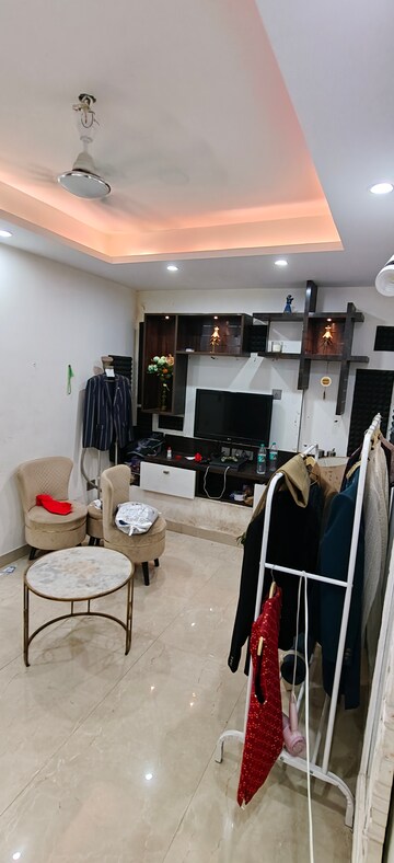 Team Area in 1 BHK Builder Floor at Malviya Nagar – for Rent