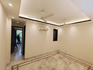 Room in 2 BHK Builder Floor at Malviya Nagar – for Rent