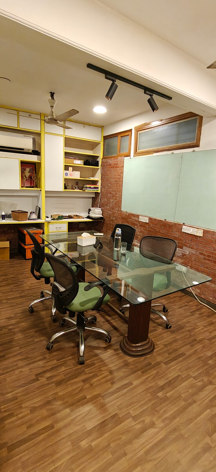 Gym, malviya nagar Commercial Office Space 1500 Sq.Ft. In Malviya Nagar Delhi 9072889