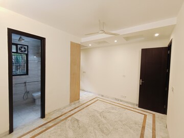 Room in 2 BHK Builder Floor at Malviya Nagar – for Rent