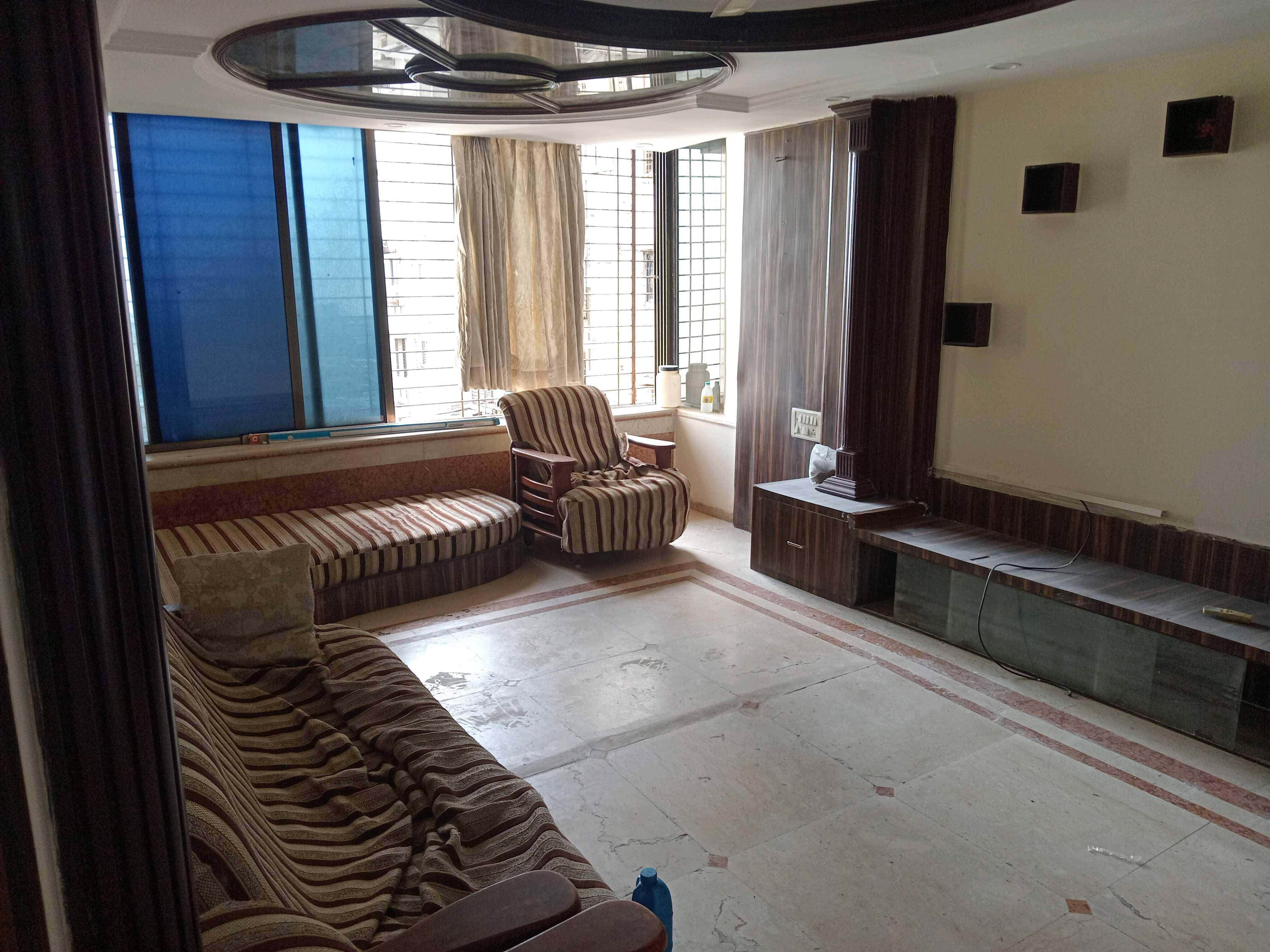 2 BHK + Servant Room Apartment For Rent in Seven Bungalow