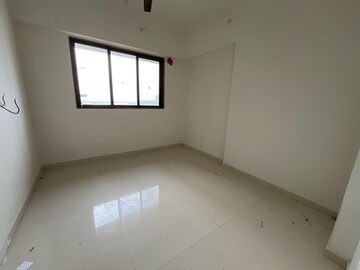 Room in 2 BHK Apartment at Versova View, Andheri West – for Rent