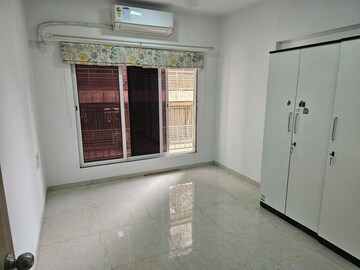 Room in 2 BHK Apartment at Vayuputra Gem Paradise, Andheri West – for Rent