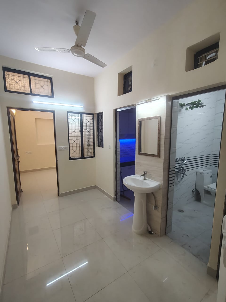 1 BHK Builder Floor For Sale in R-Block Khirki Extension 