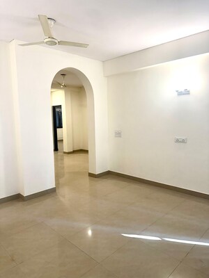 Room in 6 BHK Independent House at Shivalik Colony – for Rent