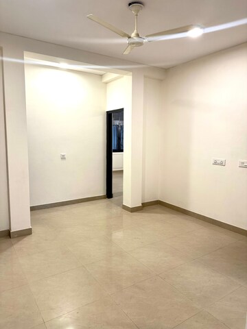 Room in 6 BHK Independent House at Shivalik Colony – for Rent