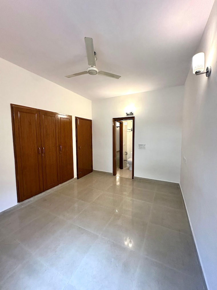 Room, shivalik colony 6 Bedroom 3000 Sq.Ft. Independent House In Shivalik Colony Delhi 9072945