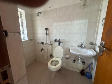 Bathroom in 2 BHK Apartment at Lokhandwala Complex, Andheri West – for Rent