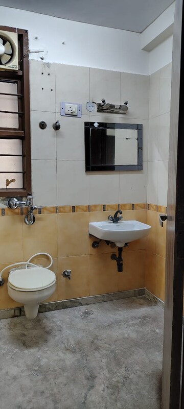 Bathroom in 3 BHK Apartment at Sam India Palm Grove Apartments, Sector 50 – for Rent
