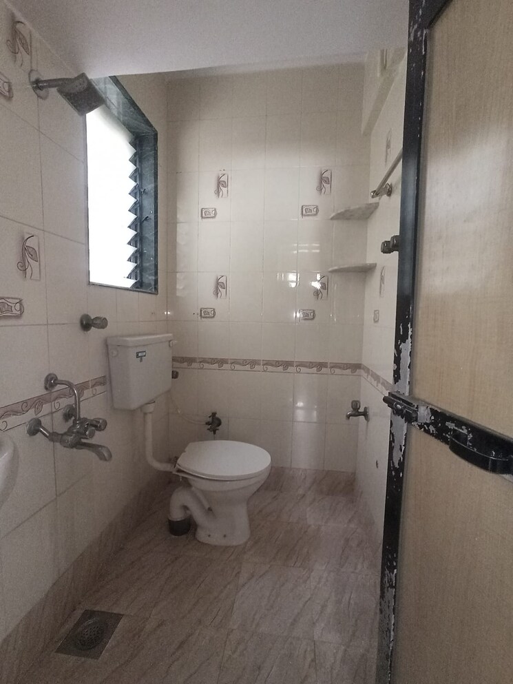 Bathroom, peninsula-salsette-27 3 Bedroom 1157 Sq.Ft. Apartment In Byculla Mumbai 9072972
