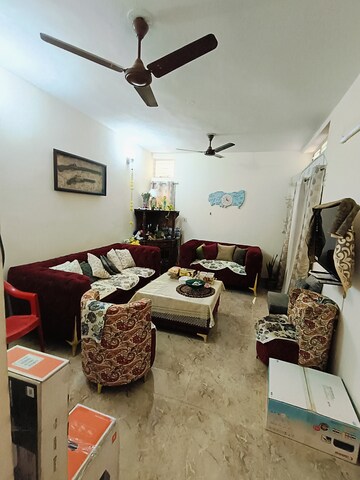 Living Room in 2.5 BHK Builder Floor at Sheikh Sarai – for Sale