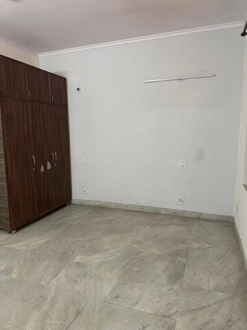 Room in 2 BHK Builder Floor at Sector 23a – for Rent