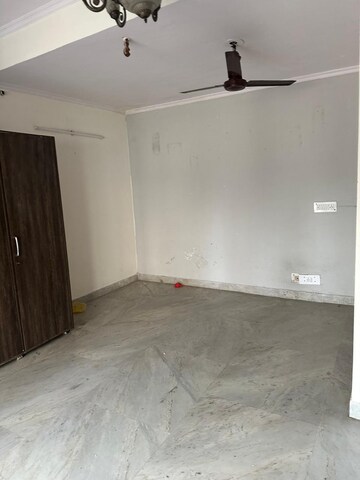 2 BHK Builder Floor For Rent in Sector 23a
