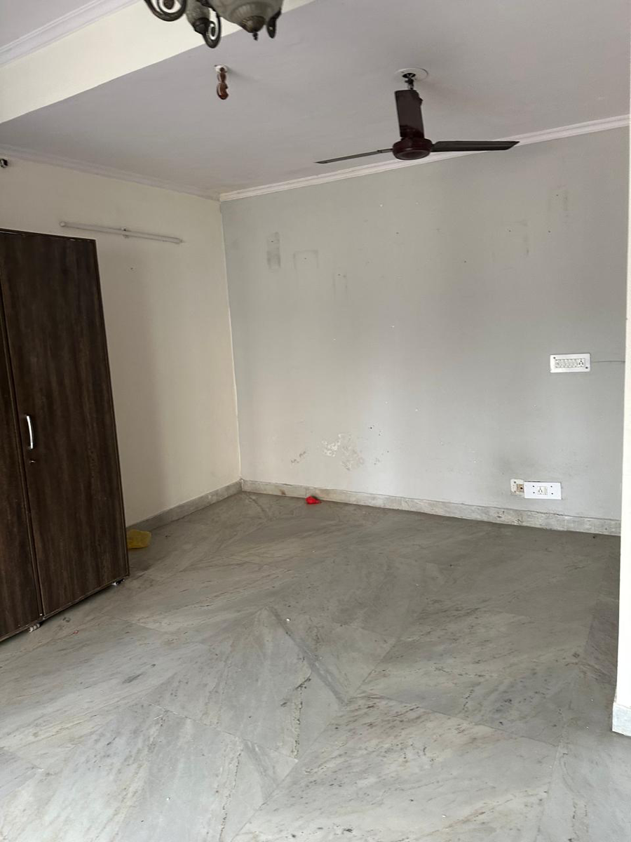 2 BHK Builder Floor For Rent in Sector 23A