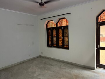 Room in 2 BHK Builder Floor at Sector 23a – for Rent
