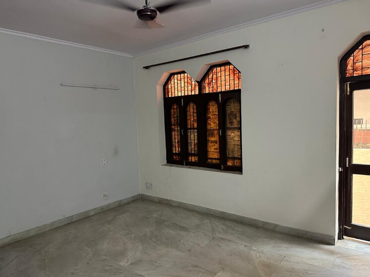 Room, sector 23a 2 Bedroom 160 Sq.Yd. Builder Floor In Sector 23a Gurgaon 9073062