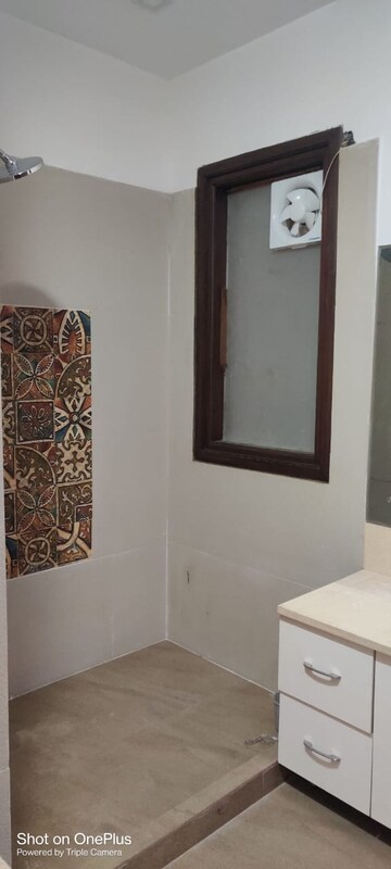 Furnished Amenities in 3 BHK Apartment at ATS Triumph, Sector 104 – for Rent