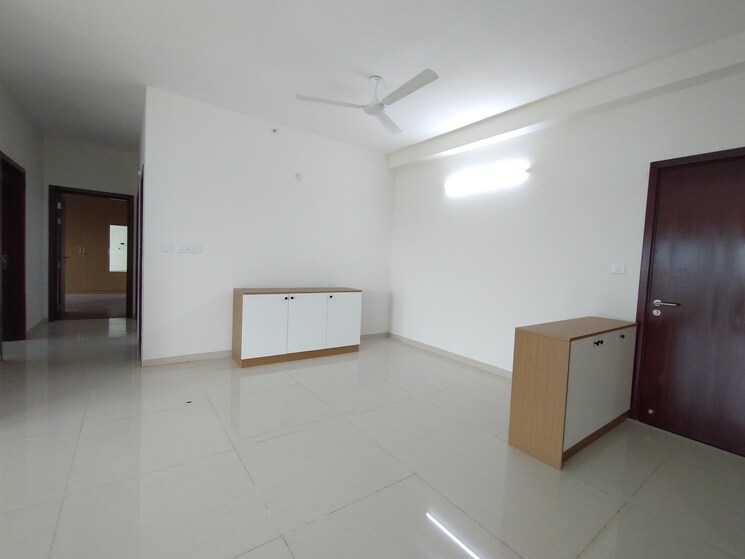 Room, l-t-raintree-boulevard 3 Bedroom 1935 Sq.Ft. Apartment In Hebbal Bangalore 9073076