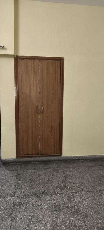 Room in 1 BHK Apartment at Arawali Apartments, Sector 52 – for Rent