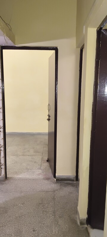 Building Lobby in 1 BHK Apartment at Arawali Apartments, Sector 52 – for Rent