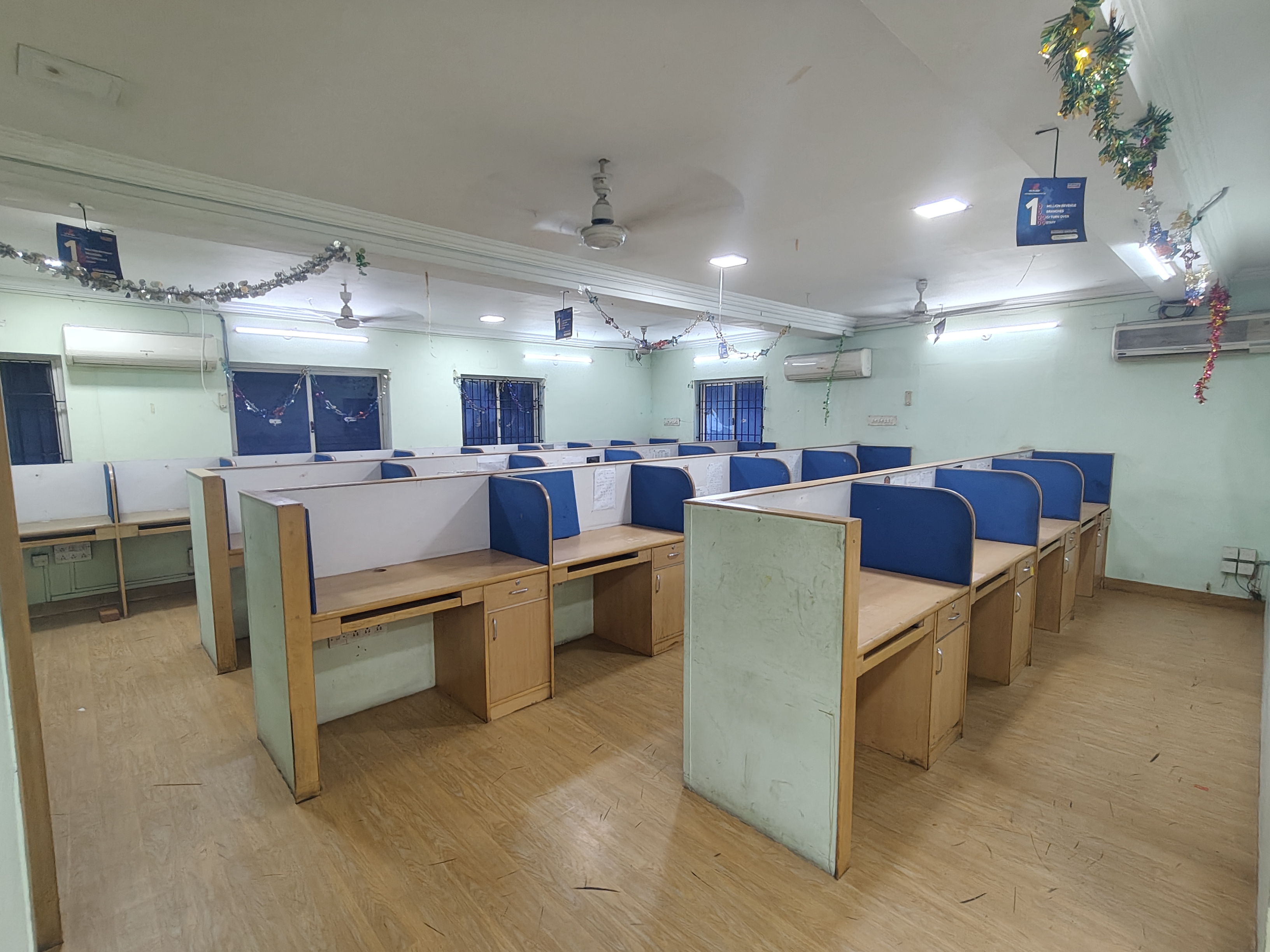 Office Space in IT/SEZ For Rent in Fully Furnished Office